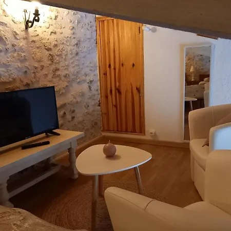住宿加早餐酒店 La Charentaise Ch D'hotes ,studio 谢拉克
