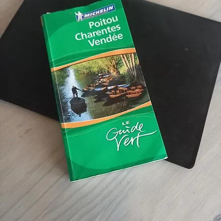 La Charentaise Ch D'hotes ,studio 谢拉克