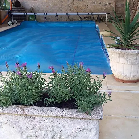 La Charentaise Ch D'hôtes ,studio Alojamento de Acomodação e Pequeno-almoço Chérac