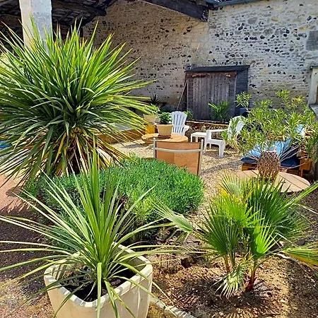 La Charentaise Ch D'hotes ,studio 住宿加早餐酒店 3*