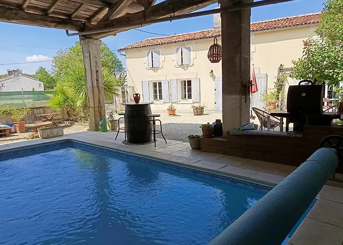 La Charentaise Ch D'hotes ,studio 3* Chérac